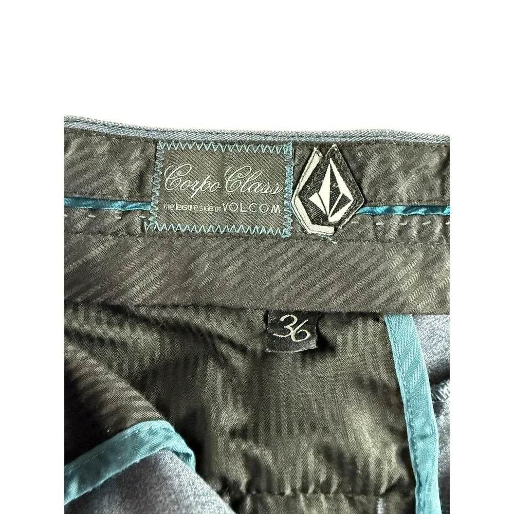 VOLCOM Frickin Stripe Shorts Mens 36 Gray Pinstripe Chino Hybrid Logo